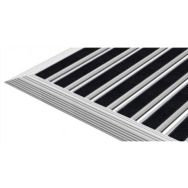 tapis aluminiul avec profil caoutchouc extérieur.