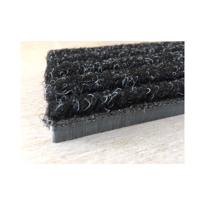 Tapis brossant synthétique, à encastrer dans une fosse.