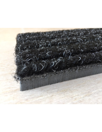 Tapis brossant synthétique, à encastrer dans une fosse.